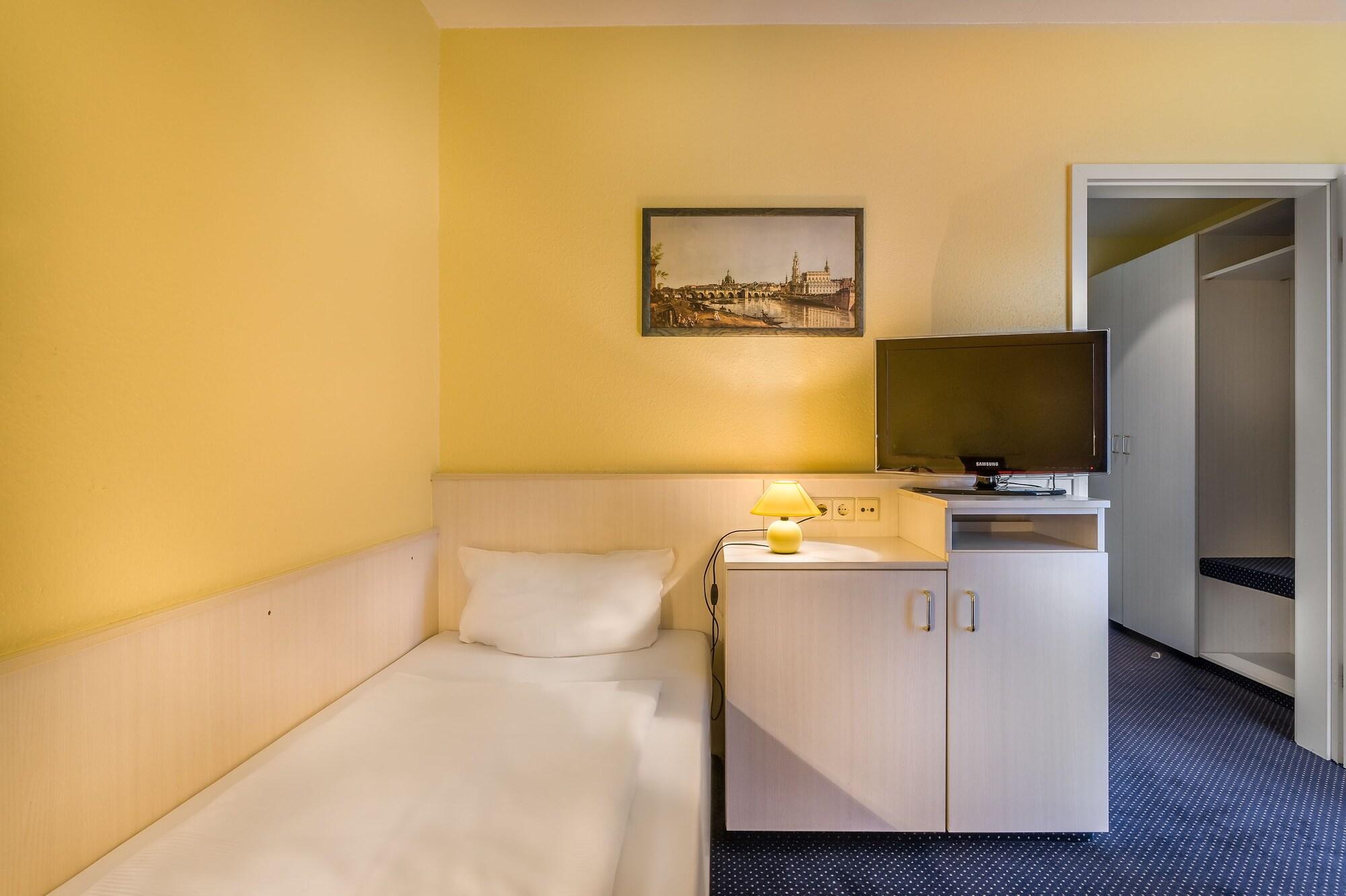 Scope Hotel Dresden Airport ภายนอก รูปภาพ