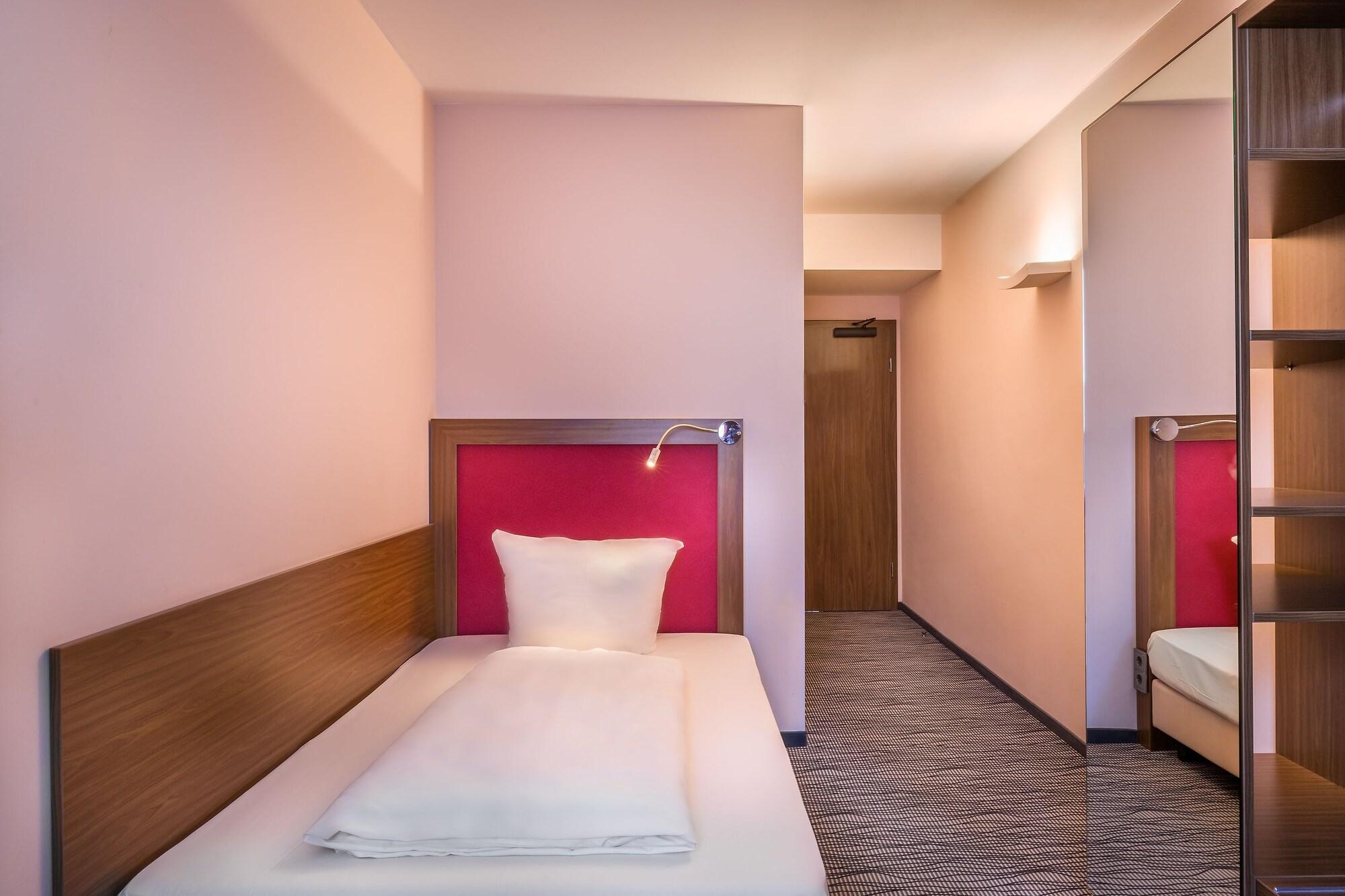 Scope Hotel Dresden Airport ภายนอก รูปภาพ